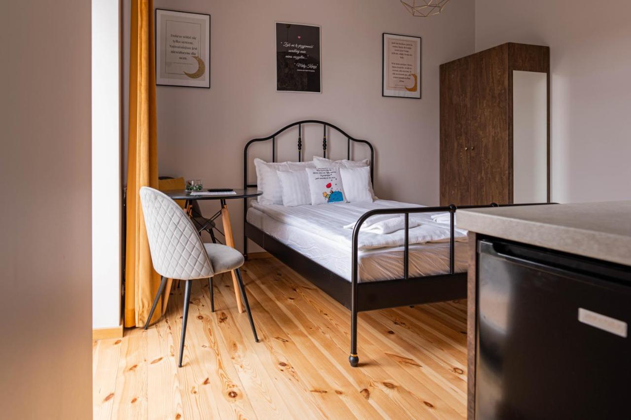 Apartamenty W Kamienicy Sieradz Exterior foto